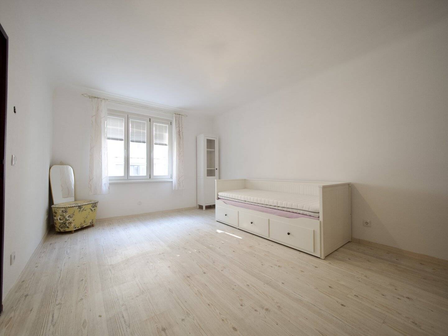 Toll geschnittene Drei-Zimmer-Wwohnung mit Ausbaupotenzial in Margareten