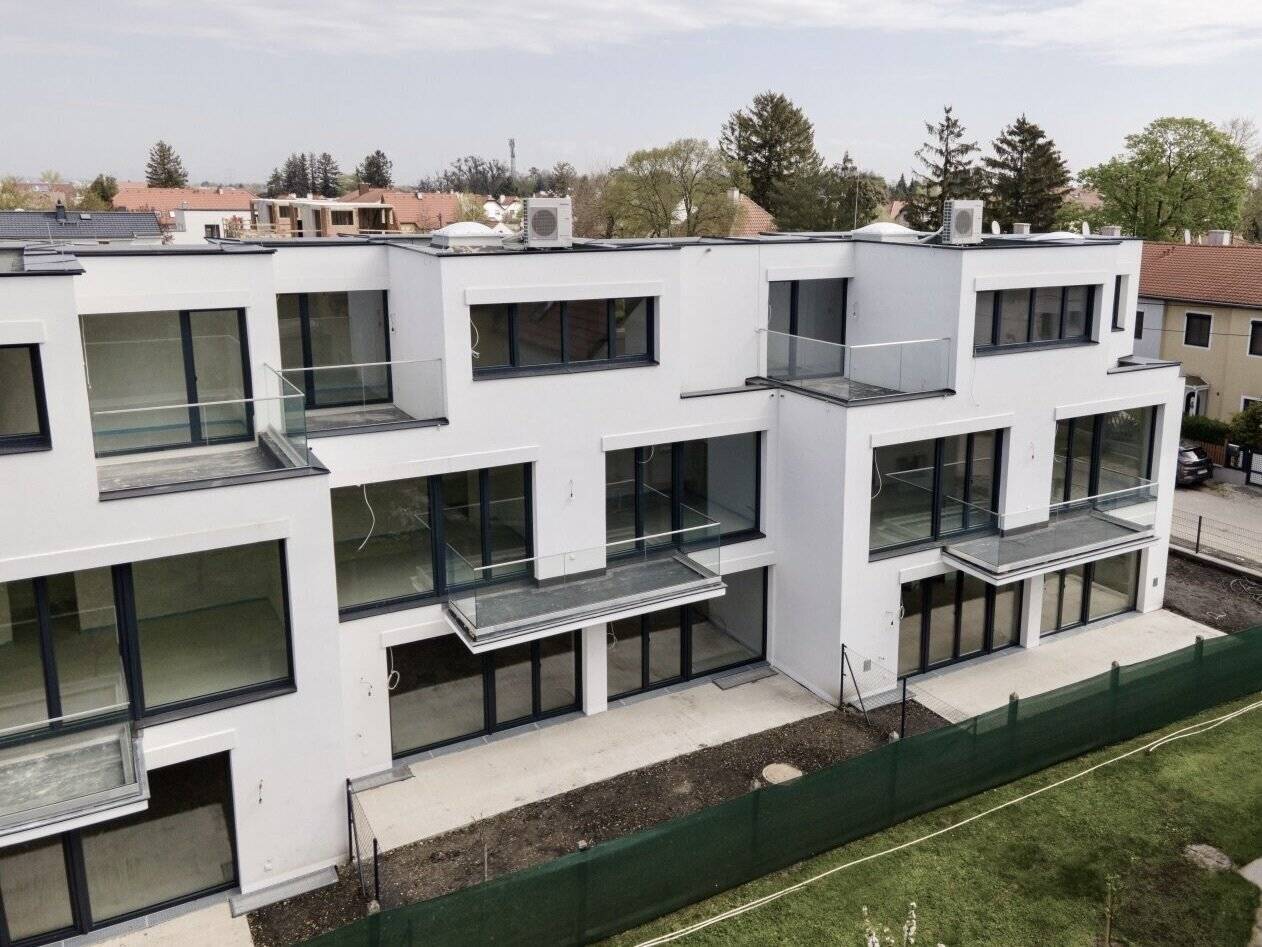 Exclusive townhouse in a green quiet location with a perfect layout on the outskirts of Vienna