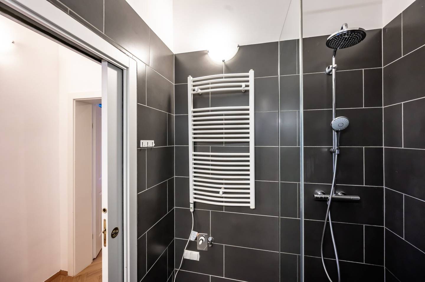 Apartment in a historic style building with balcony near Augarten