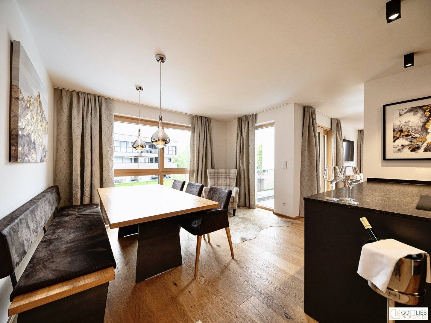 Apartment with south terrace and heated outdoor pool