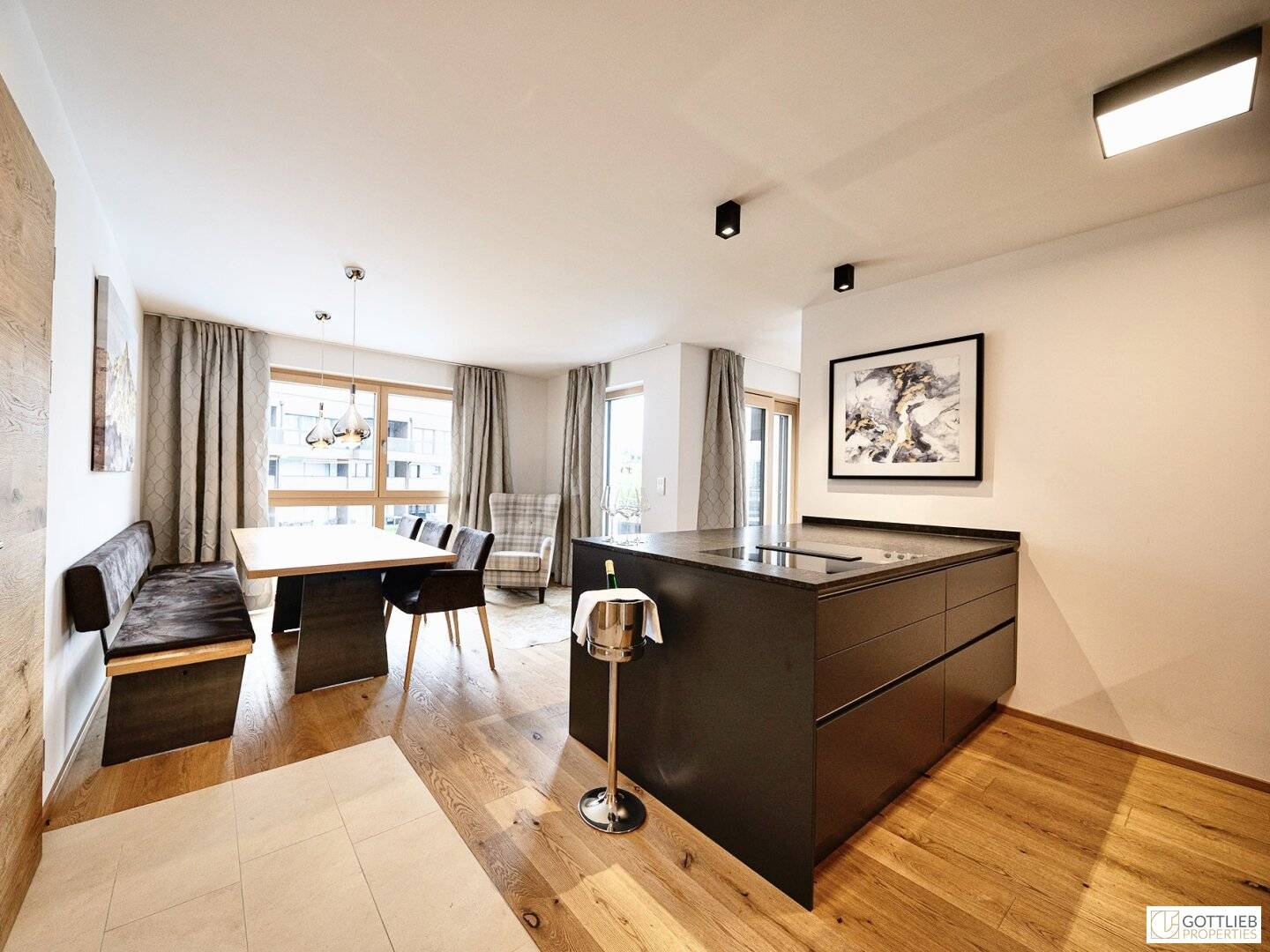 Apartment with south terrace and heated outdoor pool