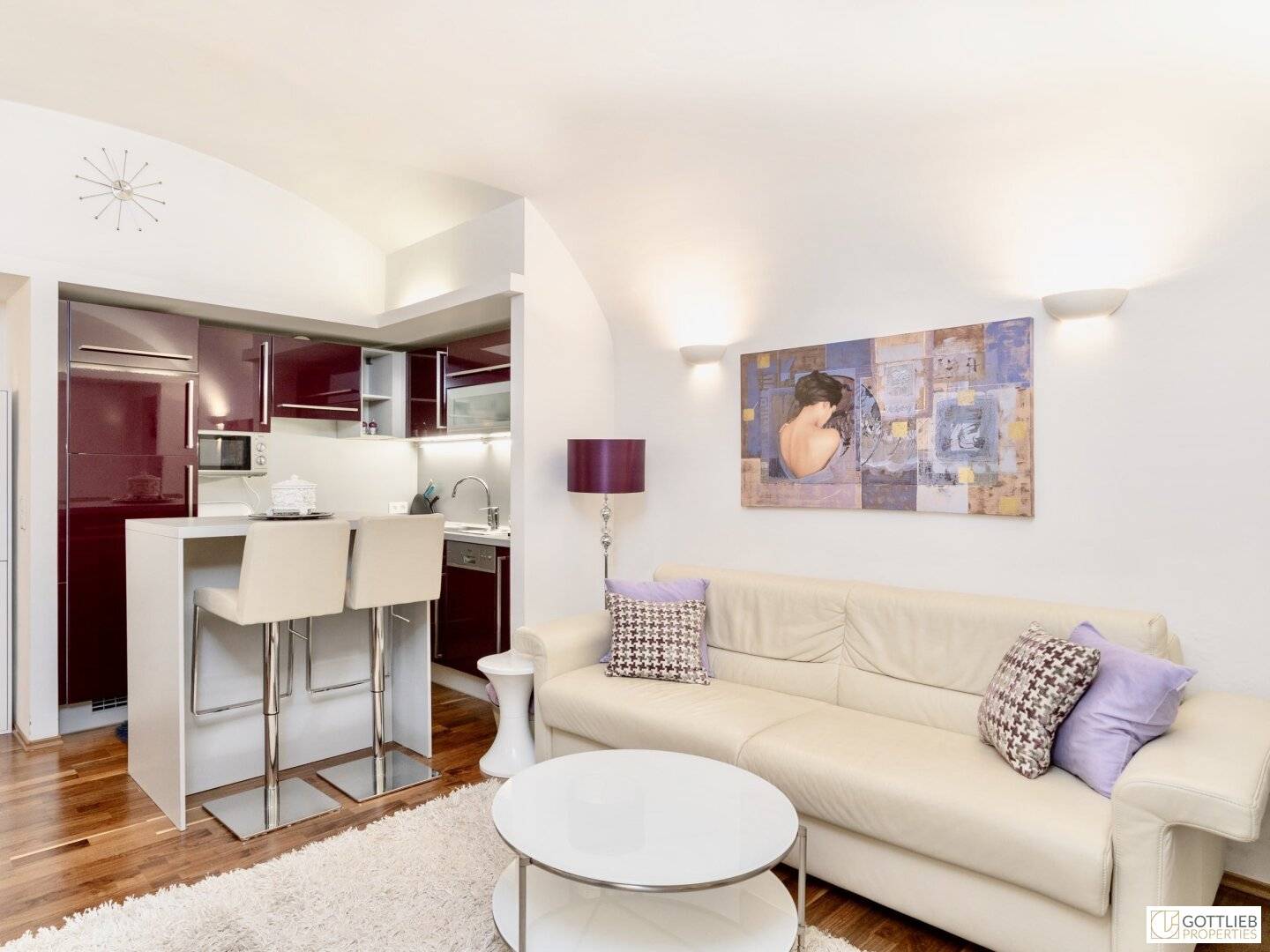 Bestlage Nähe Mariahilferstraße! Sonniges 2-Zimmer-Büro mit Eigengarten in Biedermeier-Haus