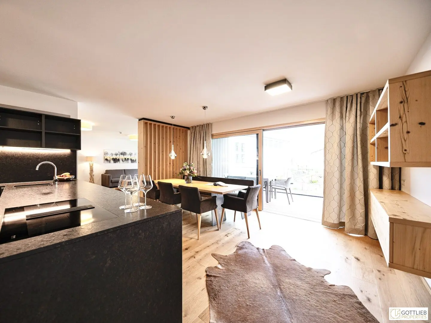 Penthouse with southwest loggia and mountain view and two parking spaces