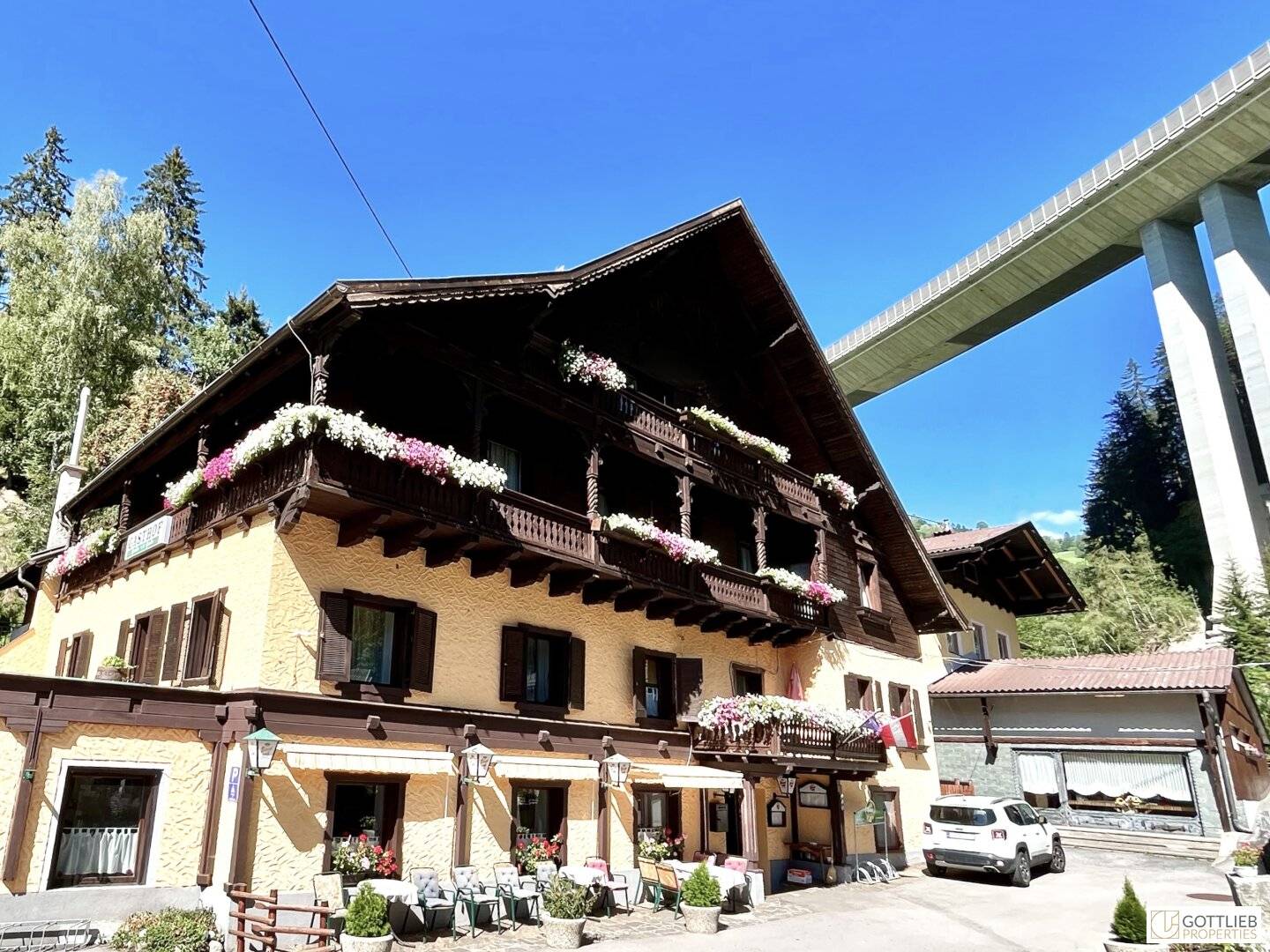 Nahe Katschberg und Nockberge! Teilrenovierter Landgasthof / Generationenhaus im Ski- und Wandergebiet mit Potential