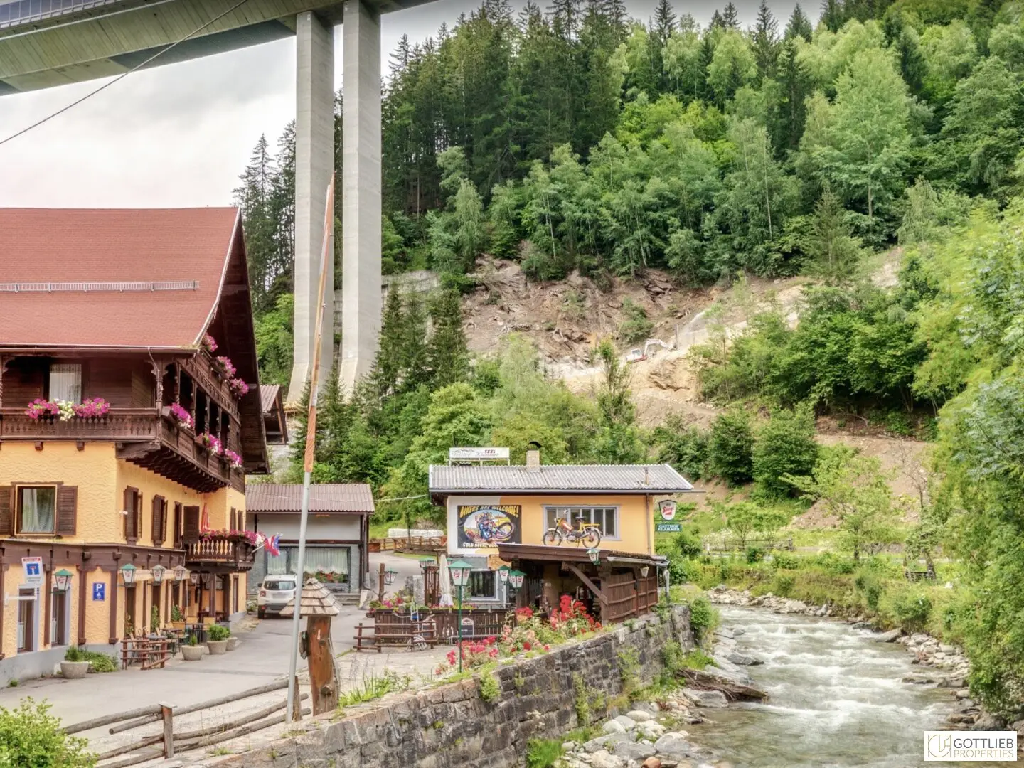 Nahe Katschberg und Nockberge! Teilrenovierter Landgasthof / Generationenhaus im Ski- und Wandergebiet mit Potential