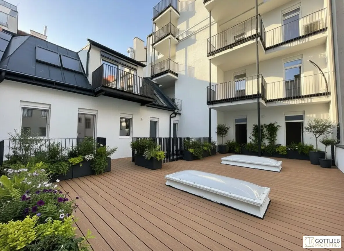 First occupancy near subway! Lovingly fully renovated 3-room apartment with terrace in period building