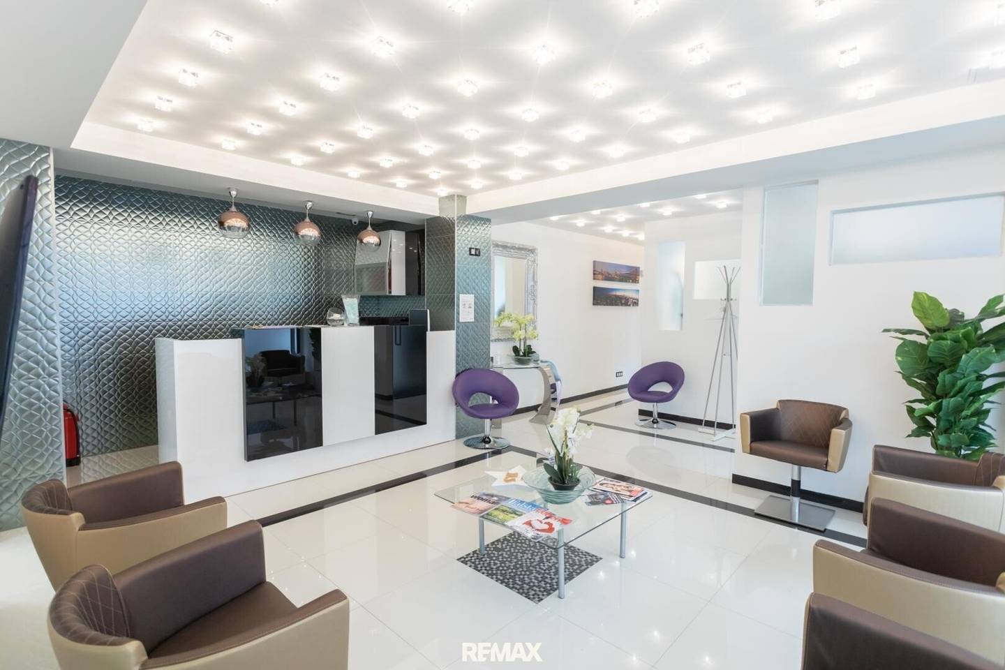 Practice combined with living and storage spaces