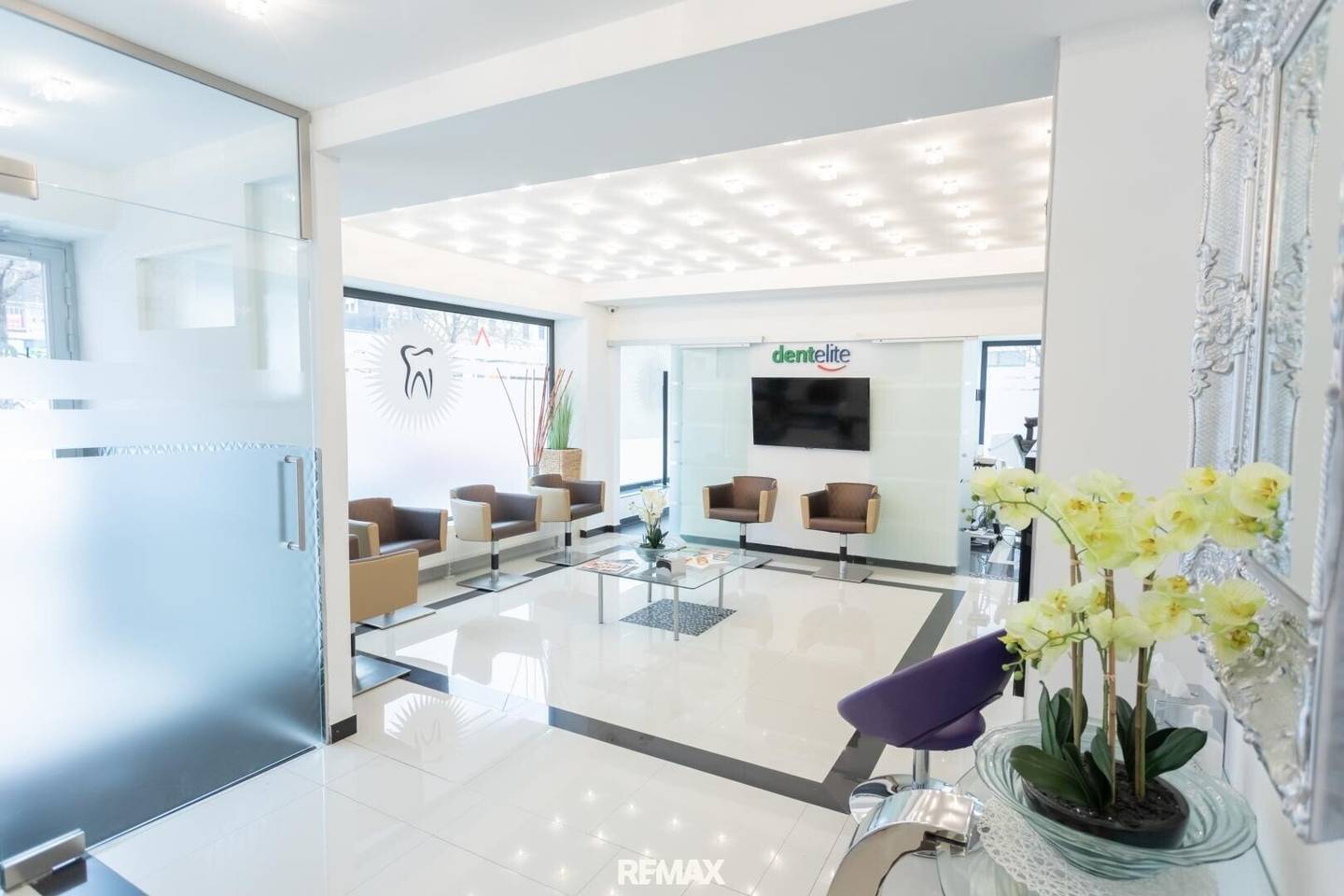 Practice combined with living and storage spaces