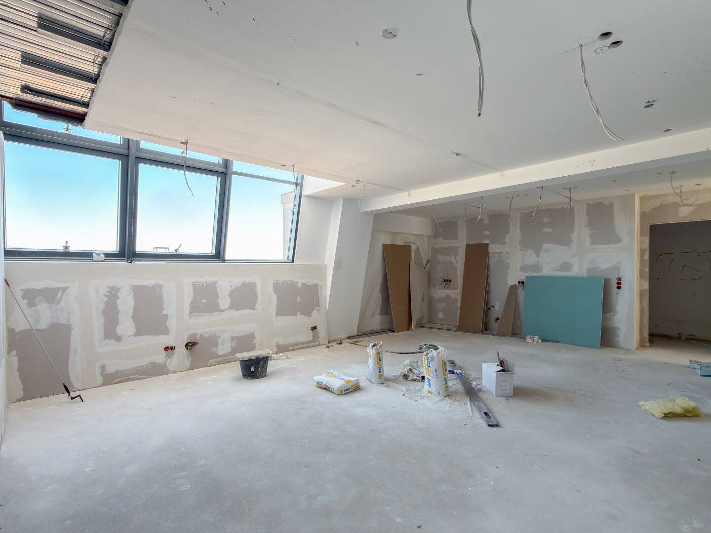 Sanierte Dachgeschosswohnung in Top-Lage Wien 7., 122 m², 4 Zimmer