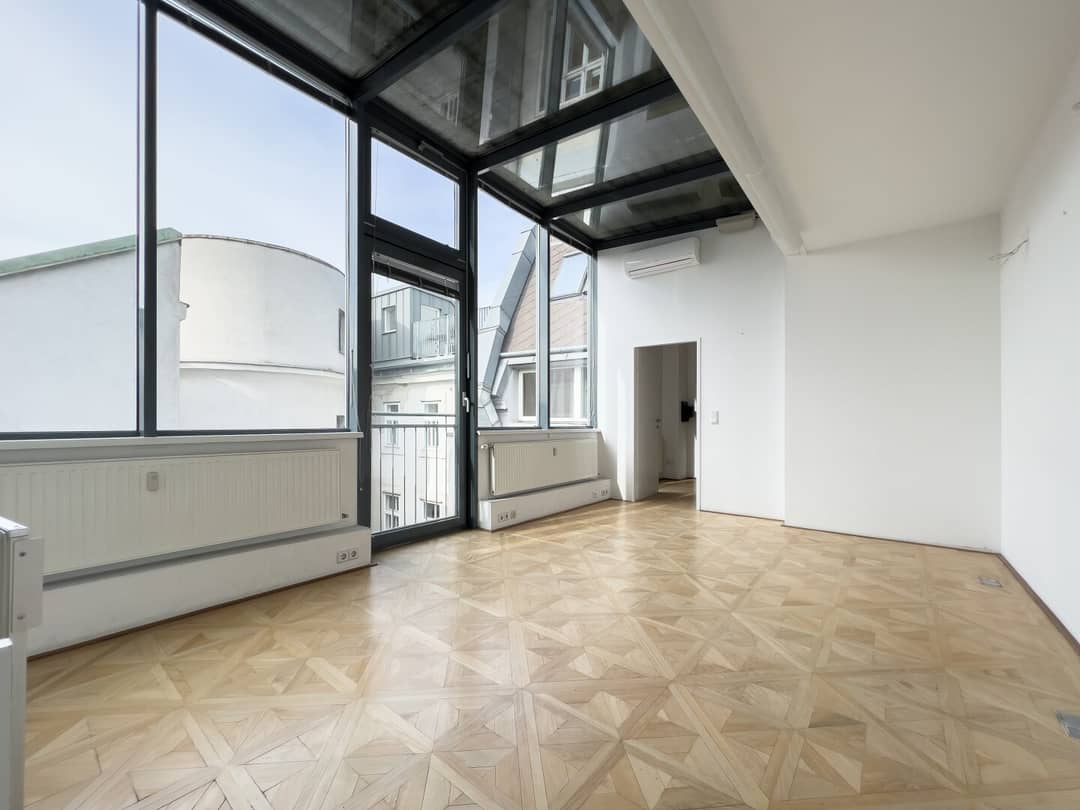 Dachgeschosswohnung mit Dachpool und Weitblick