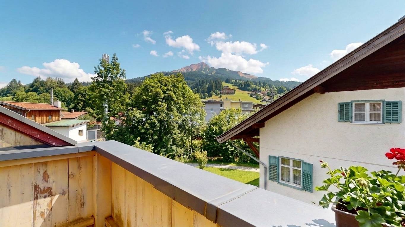 Dachgeschosswohnung Zentral mit Balkon