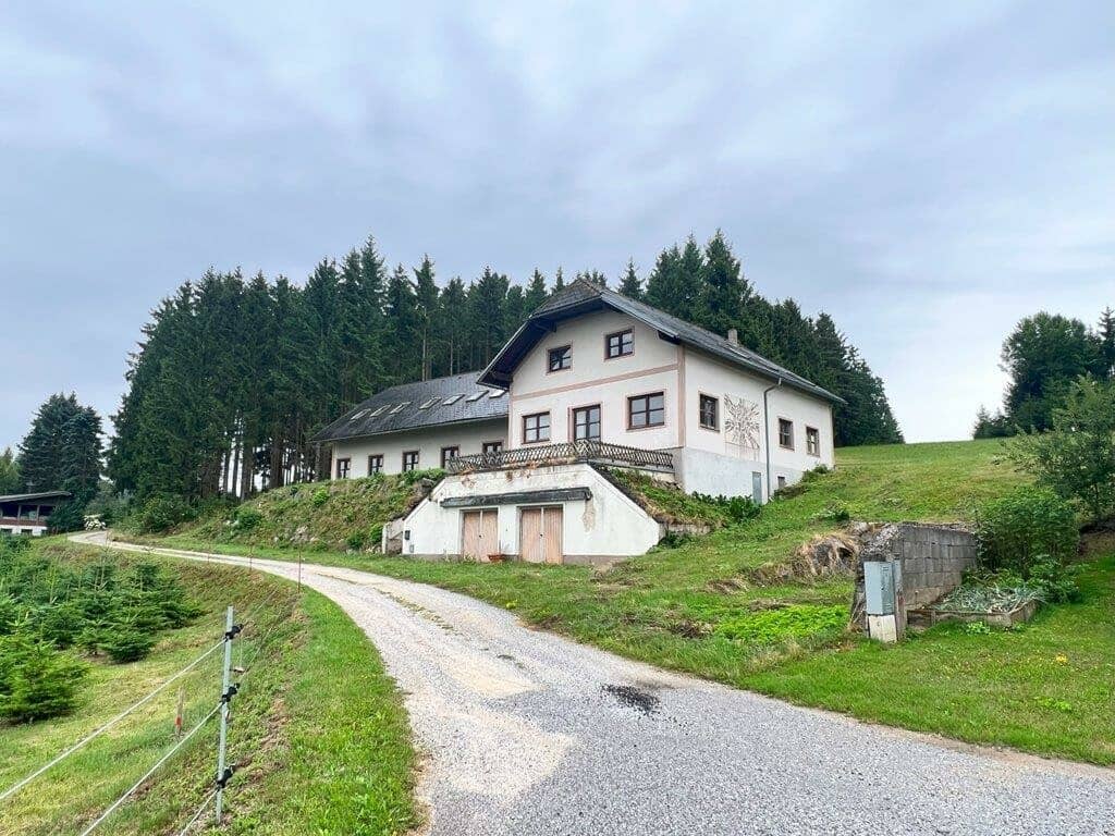 Einfamilienhaus in Josefsdorf mit 400 m² Nutzfläche, 2 Etagen