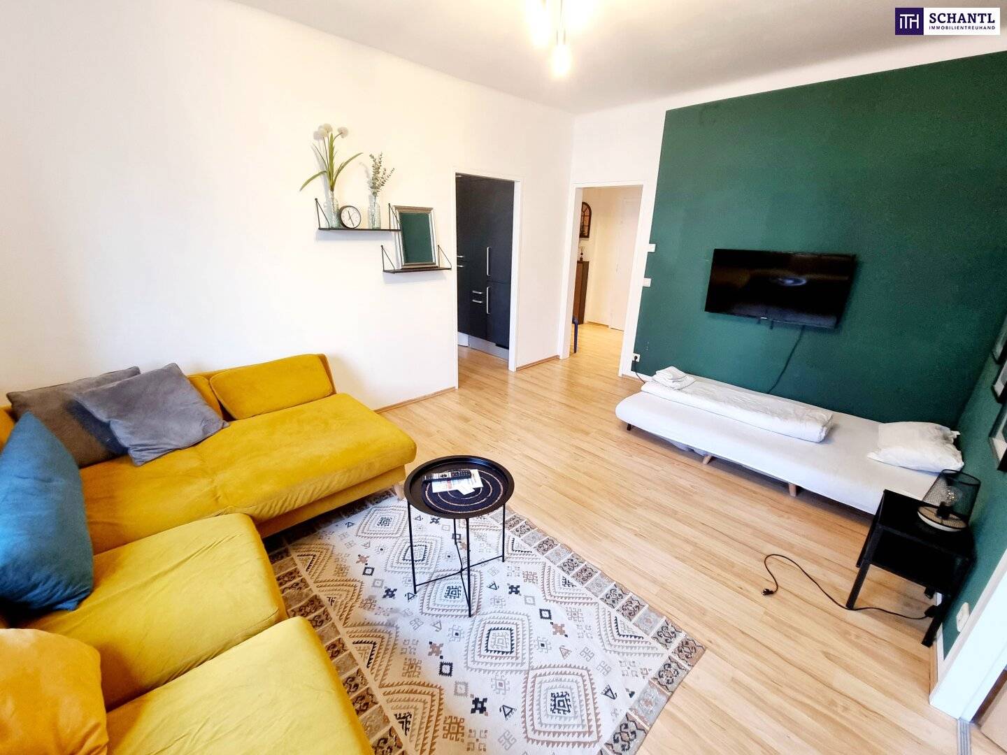 Furnished apartment with subway at the door