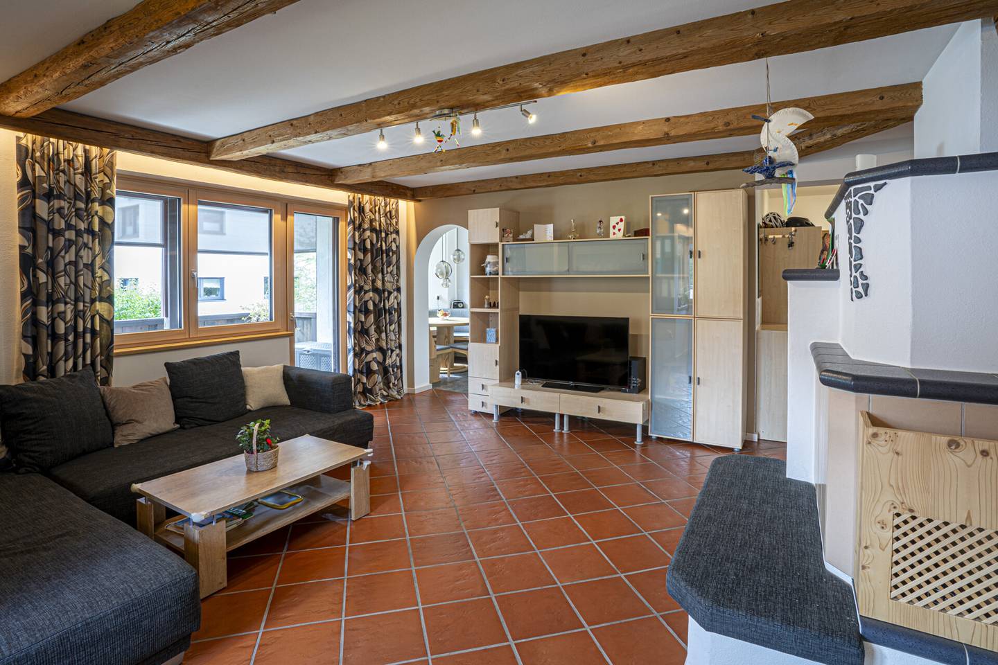 Neuwertige Wohnung ruhige Lage zwei Balkone