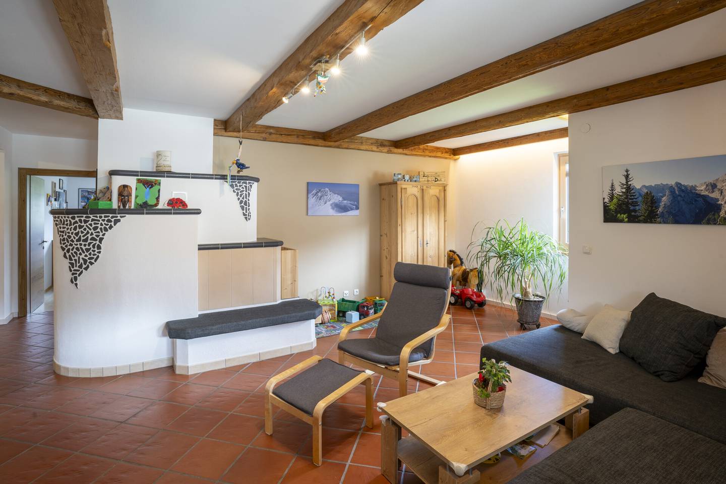 Neuwertige Wohnung ruhige Lage zwei Balkone