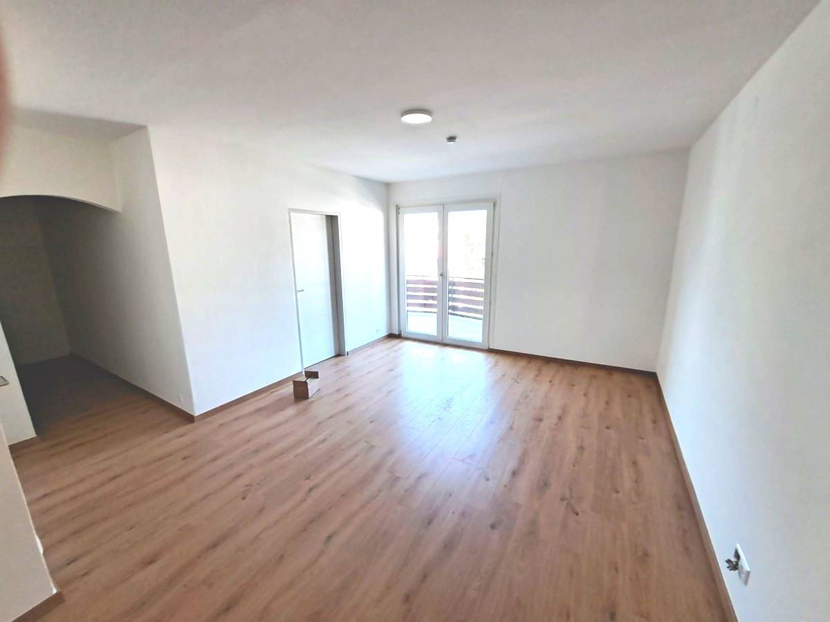 Zentrale und schöne 2-Zimmer Wohnung mit großer Loggia