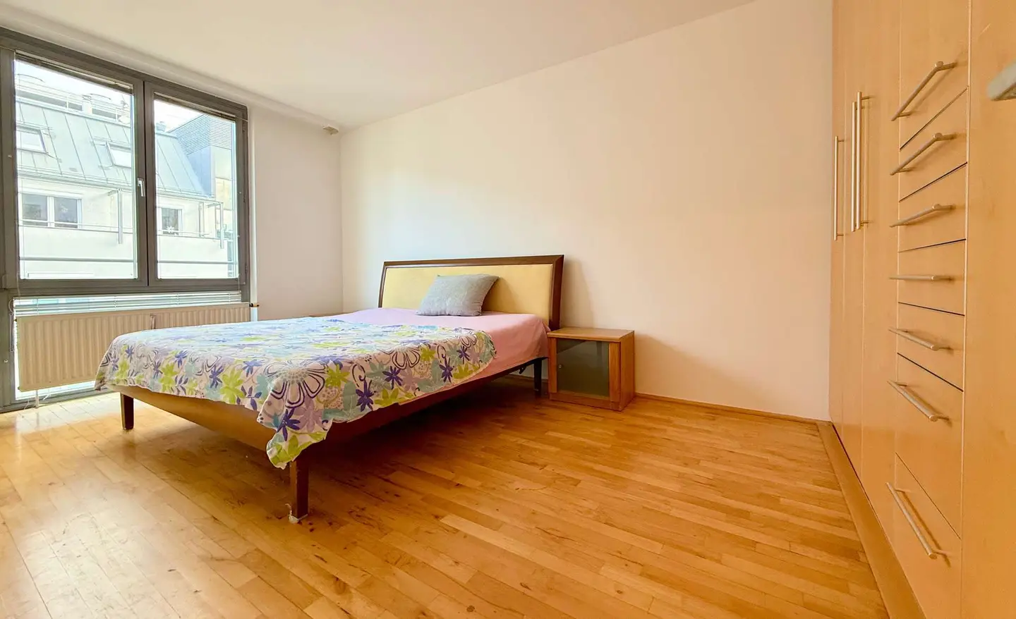 Apartment with lift near Millennium City