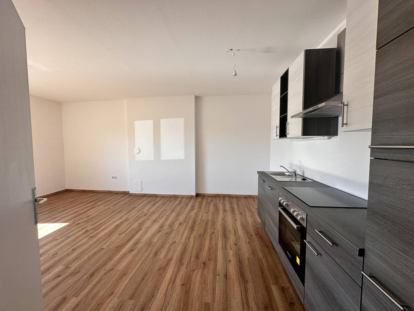 Helle 1-Zimmer-Wohnung in Graz-Puntigam, 36 m², neue Küche ab sofort