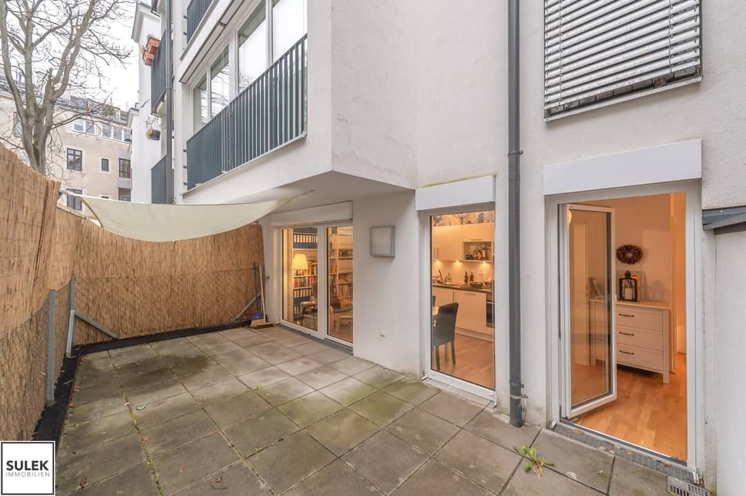 Apartment with courtyard terrace near Schubertpark