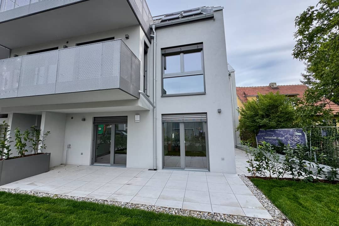 Neubau Erstbezug Wohnung mit Terrasse und Garten