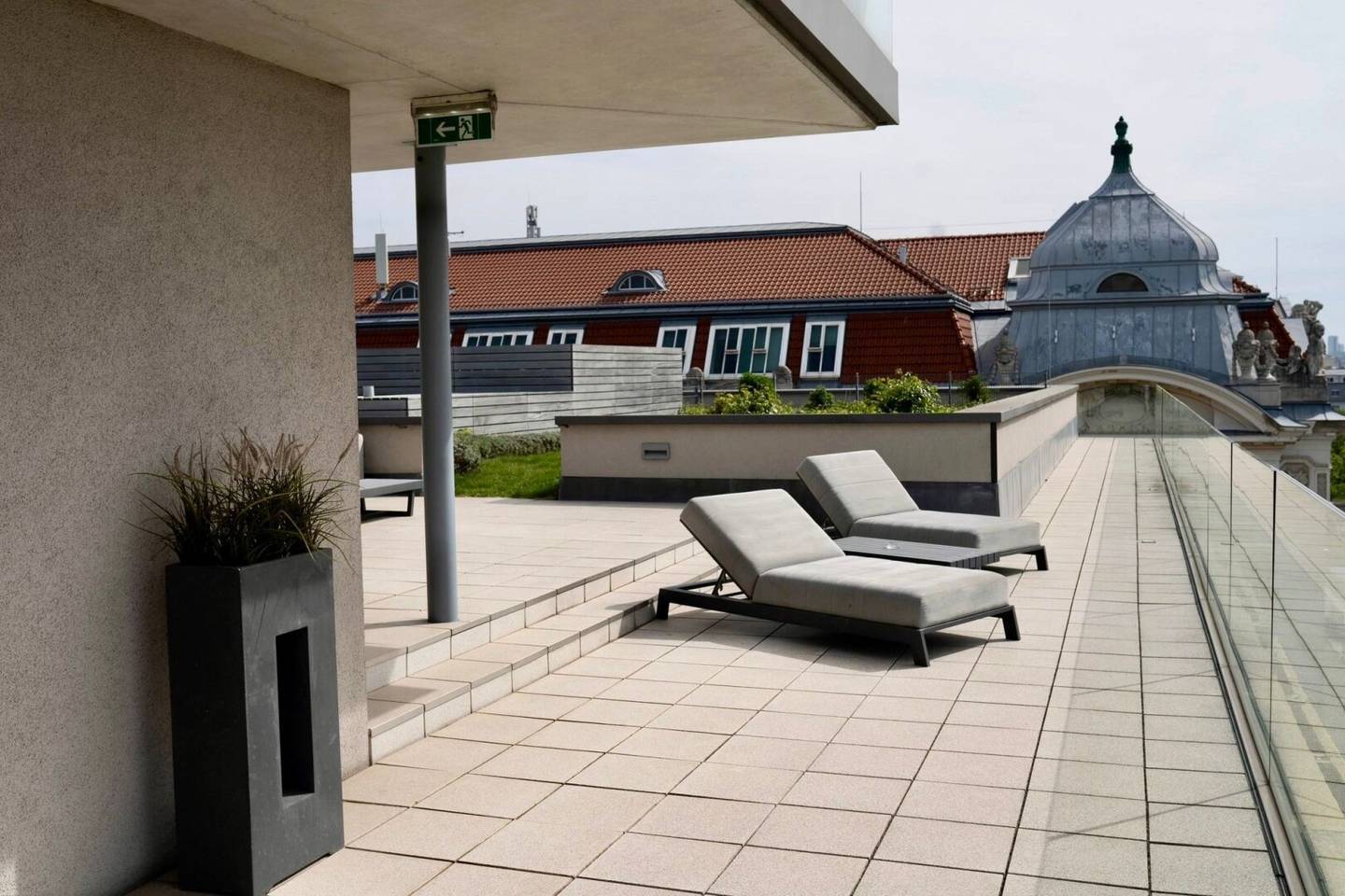 Dachgeschosswohnung with 186 m² roof terrace Schönbrunn view