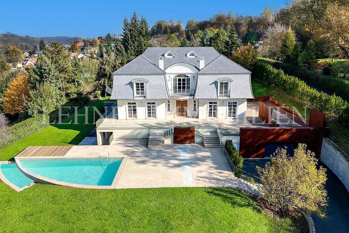 Luxusvilla in Graz-Waltendorf: Hauptvilla 550 m², Tiefgarage