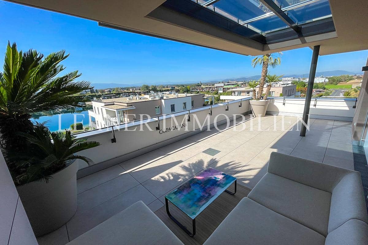Penthouse with private lake access and terrace