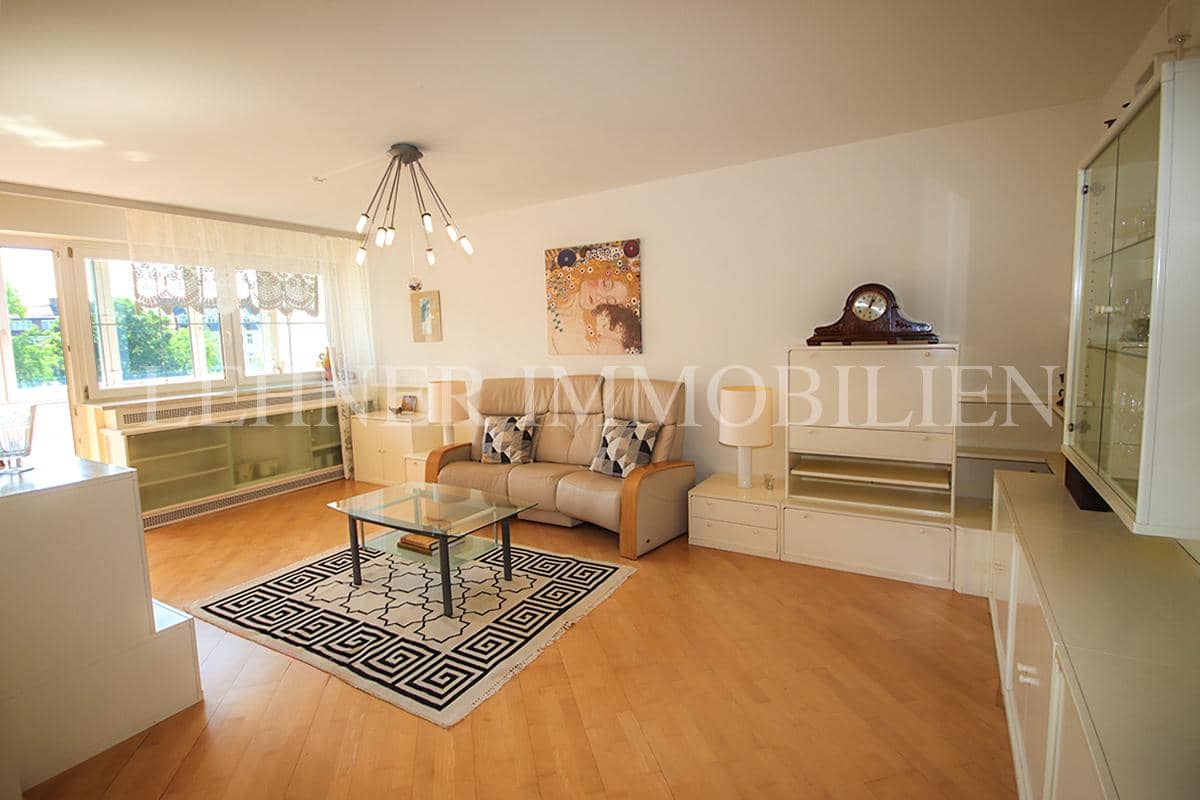 Apartment near Schillerplatz with loggia