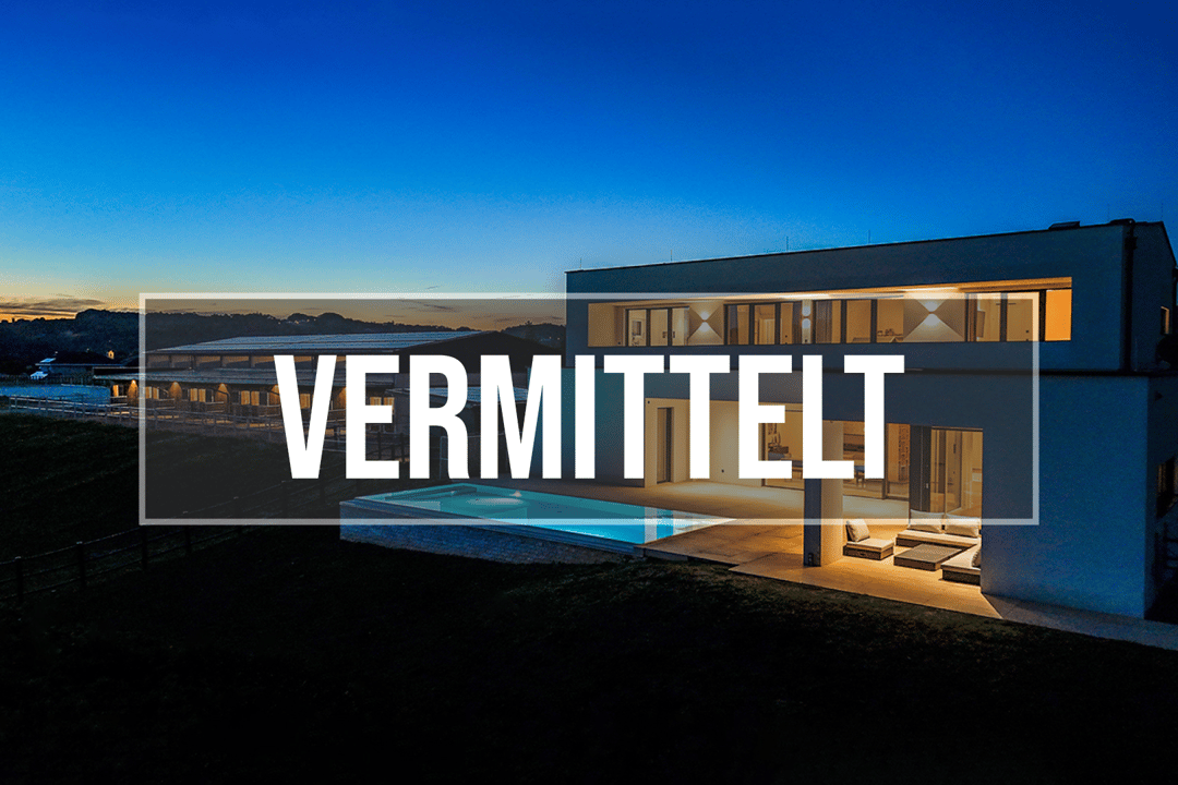 !!! VERMITTELT !!!  LUXUSVILLA MIT EXKLUSIVEM PFERDESTALL AUF IDYLLISCHEN 27.760 M. GRUNDSTÜCK, MIT HOCHMODERNER PHOTOVOLTAIKANLAGE (324 KWP)