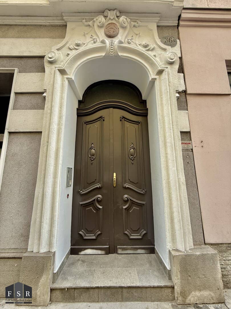 GENERALSANIERTE ALTBAUWOHNUNG (ca.95m²) mit BALKON (ca. 4m²) - 3 Zimmer
