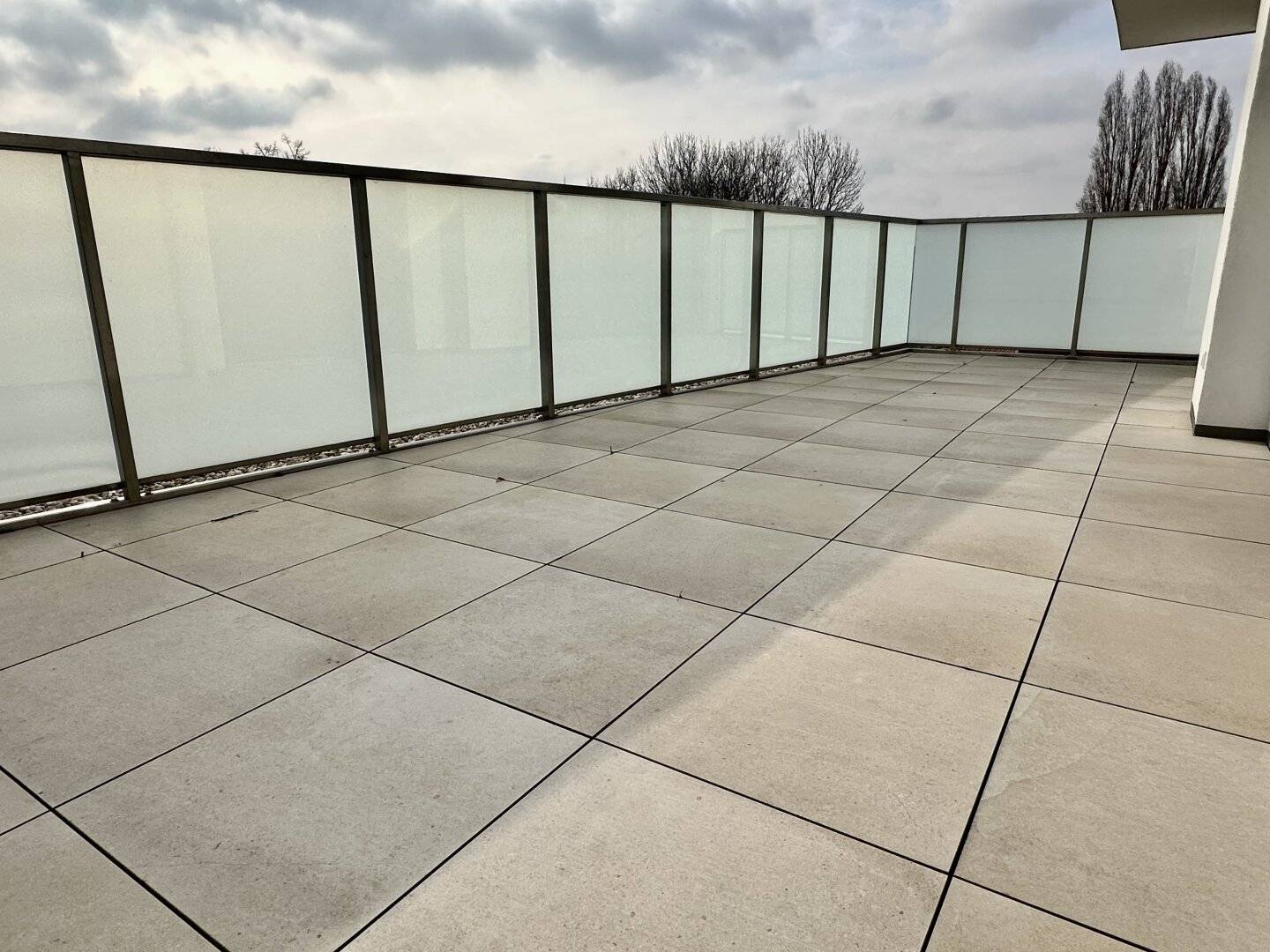 Neubauwohnung Erstbezug Große Wohnküche Terrasse