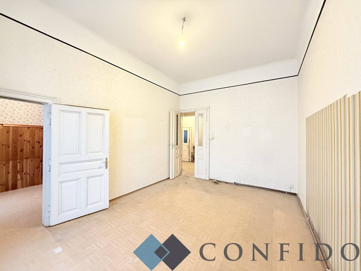 Wohnung im Altbau Servitenviertel mit hoher Raumhöhe