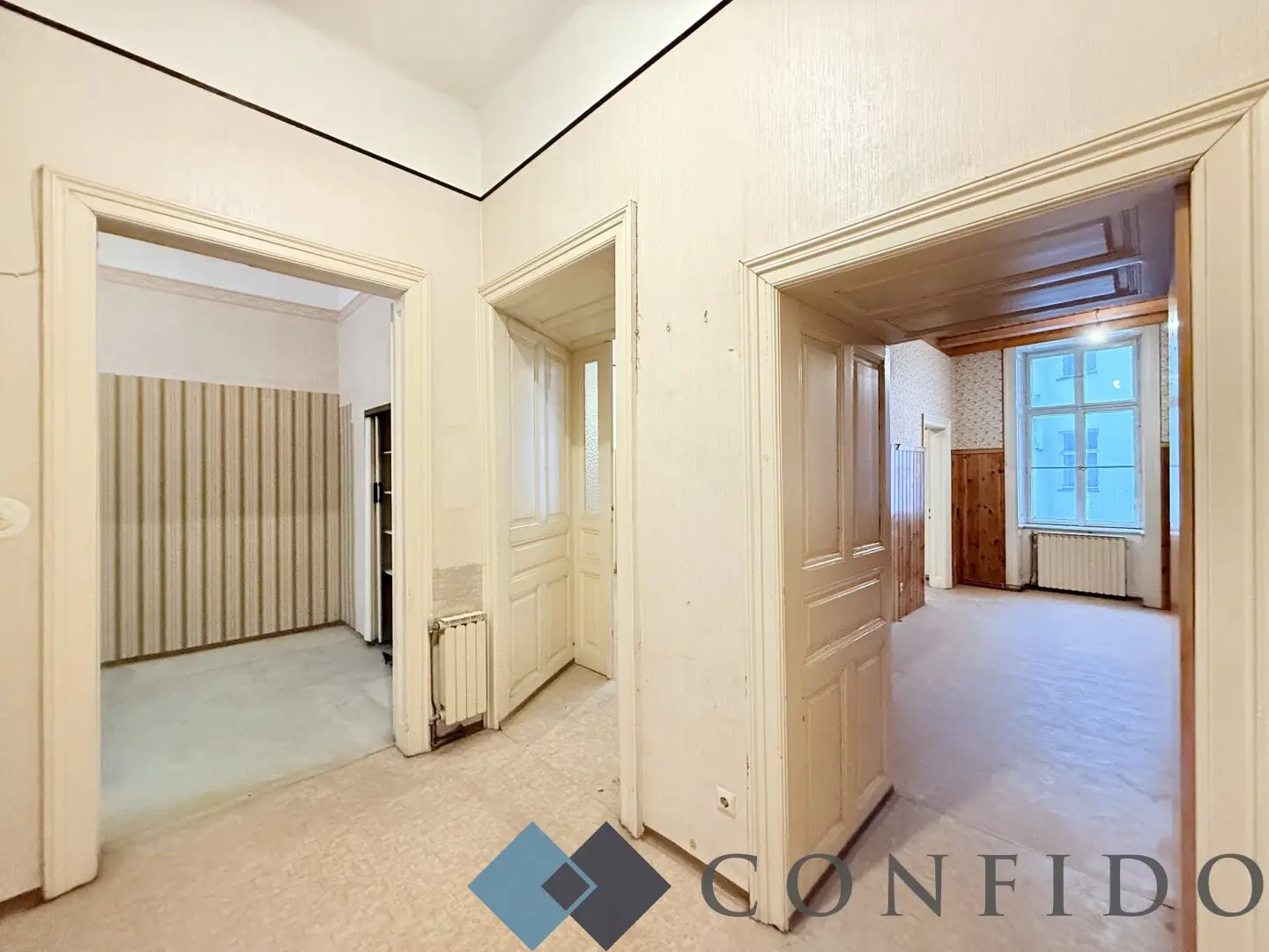 Apartment in an old building in the Servitenviertel with high ceilings