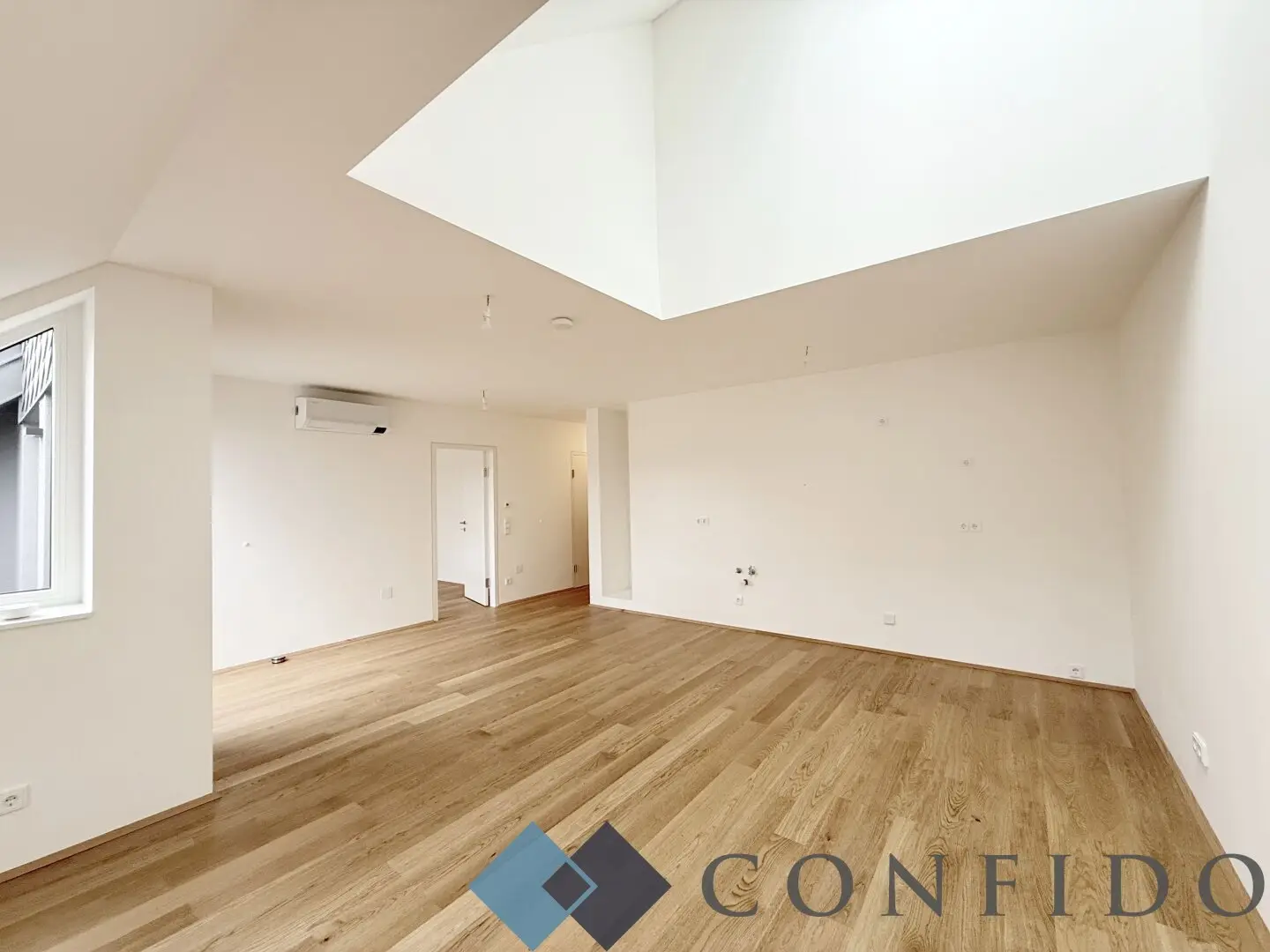 Top floor apartment first occupancy with roof terrace