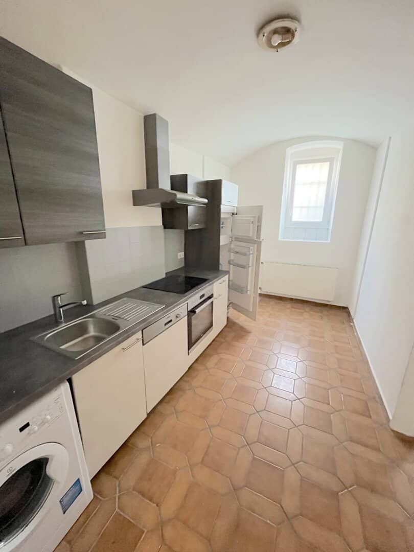 Ground floor apartment no commission quiet location