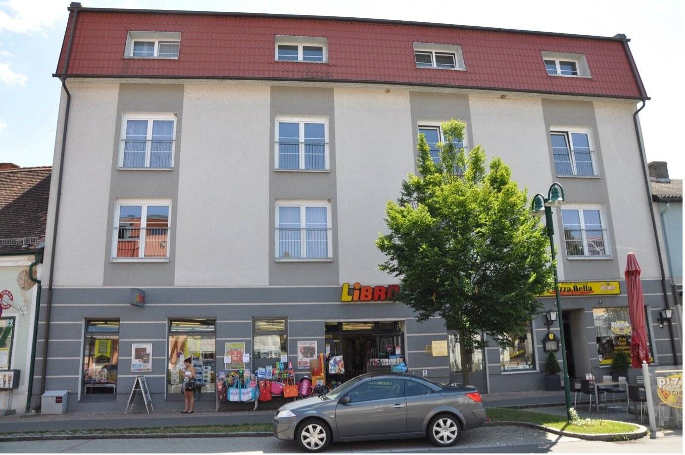 Commercial space on the main square of the Jennersdorf municipality