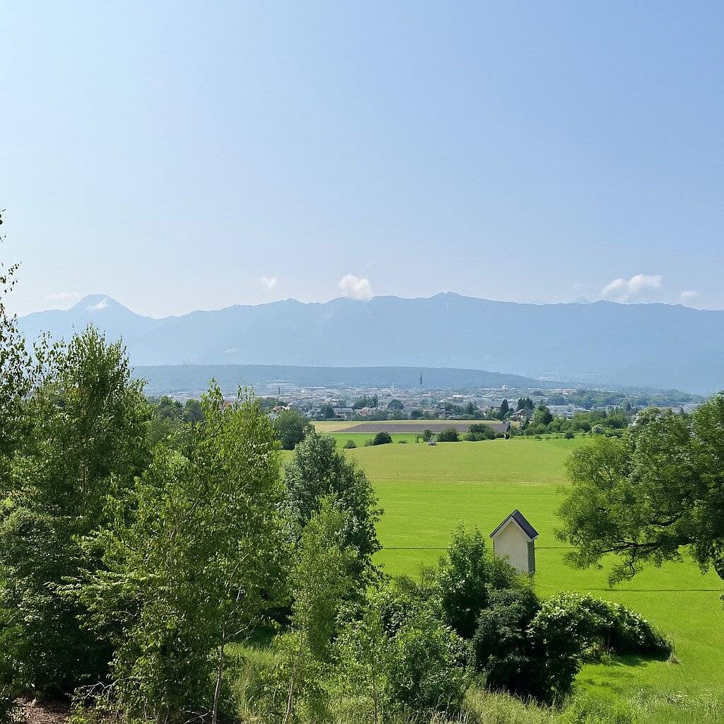 Sonniges Grundstück in Villach-Vassach mit Berg- und Weitblick