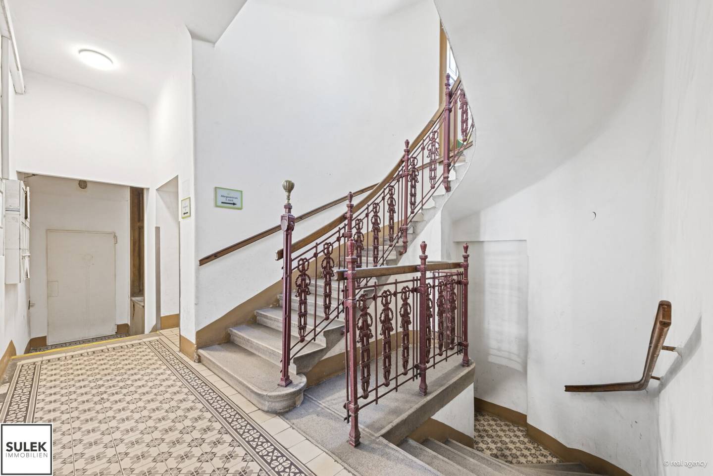 Commercial premises in Hütteldorfer Straße near U3, 109 m², commission-free