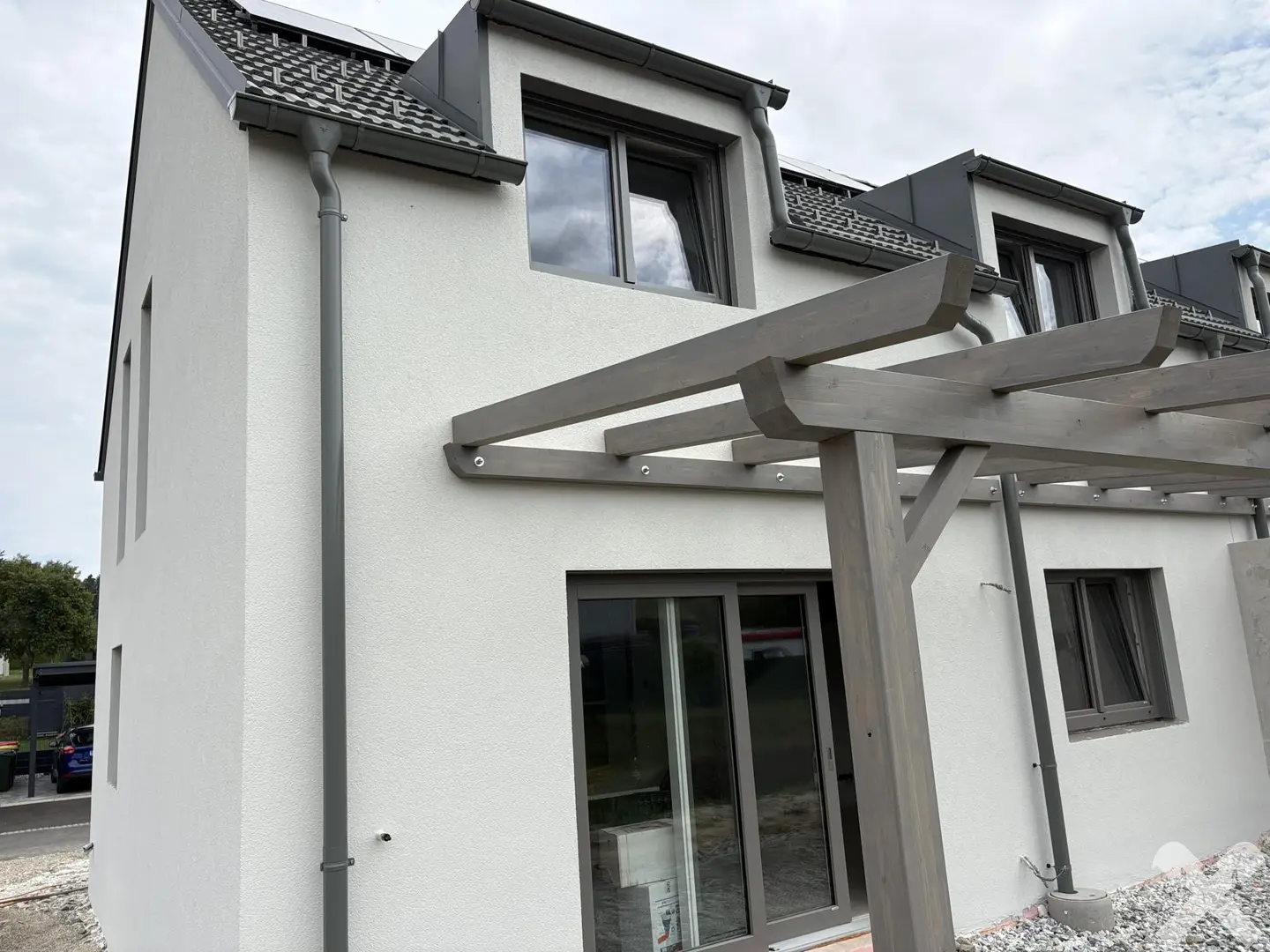 Neubau-Doppelhaushälfte in ruhiger und sonniger Lage von Pichling