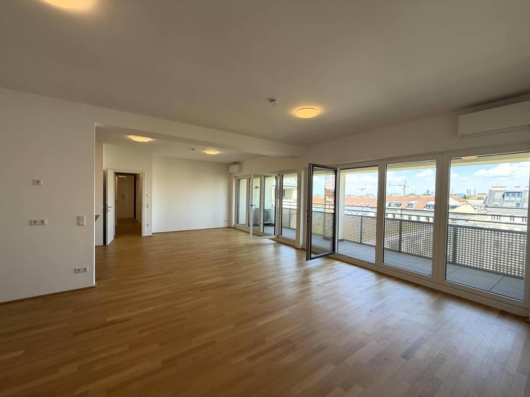 Wohnung Neubau mit vier Schlafzimmern und Loggia