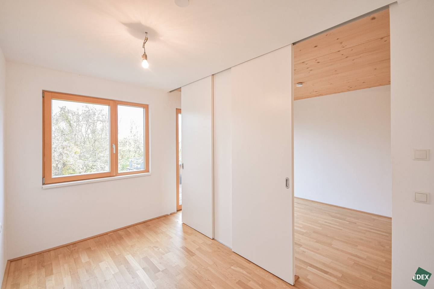 Schöne 1,5-Zimmer Wohnung mit Terrasse und Garten