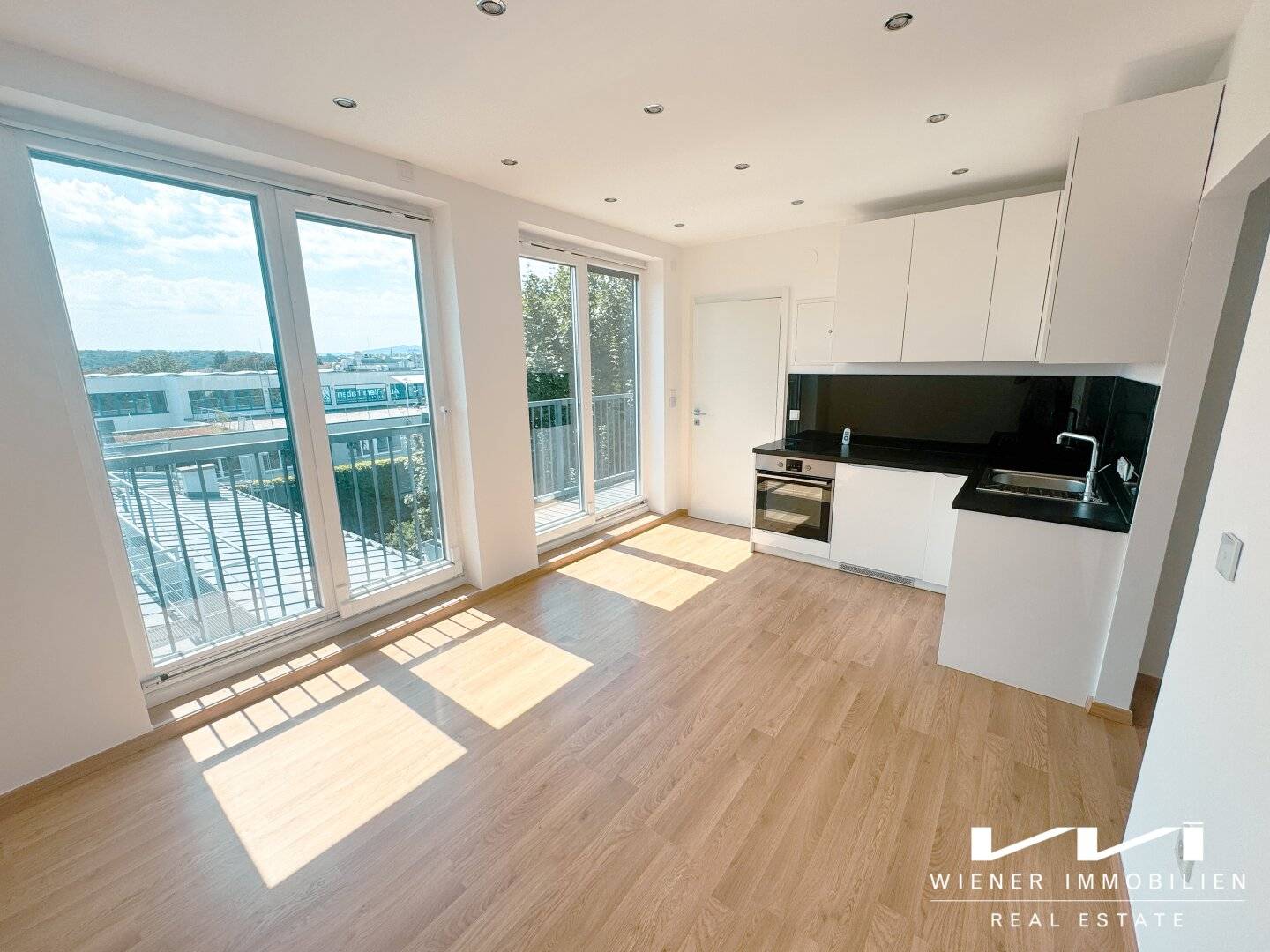 Bright apartment with balcony and Gloriette view