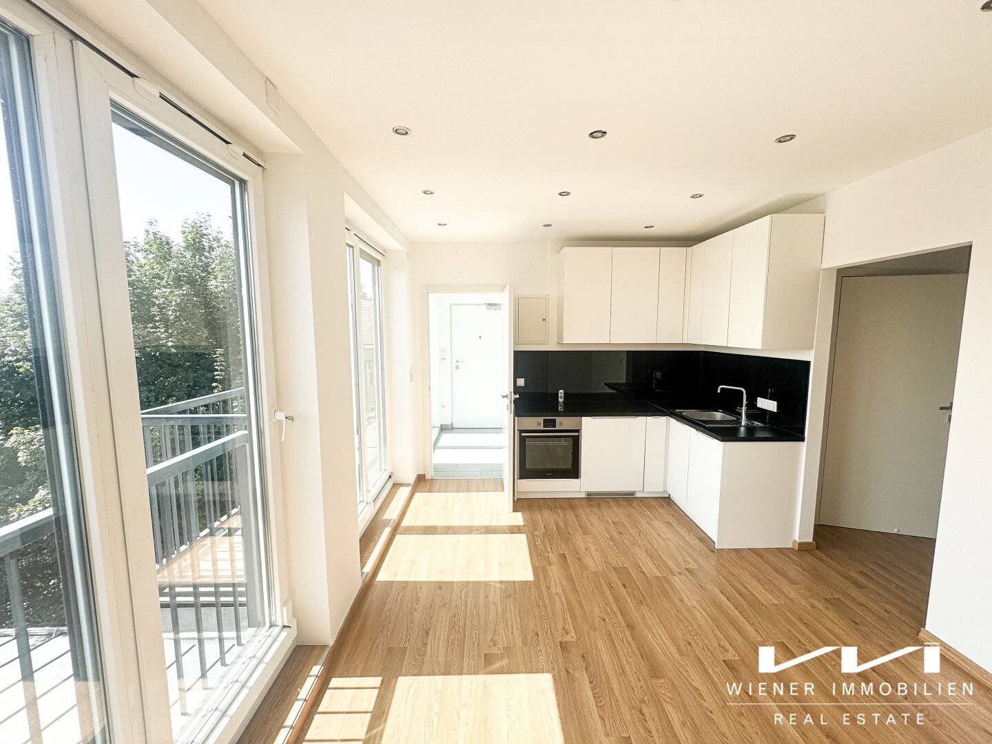Bright apartment with balcony and Gloriette view