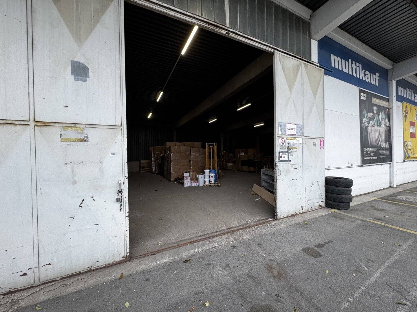 Modern hall with 4 m height and truck access in the 21st district, approx. 355.5 m², flexible usey? no, ensure clean text