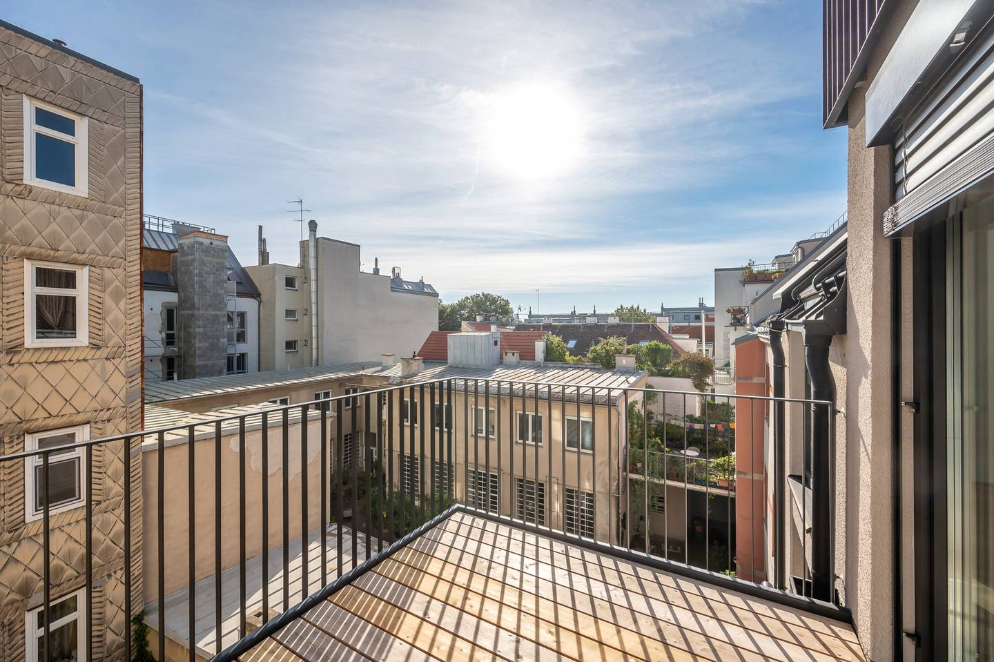 Dachgeschosswohnung Großzügige Wohnküche Sonnige Loggia