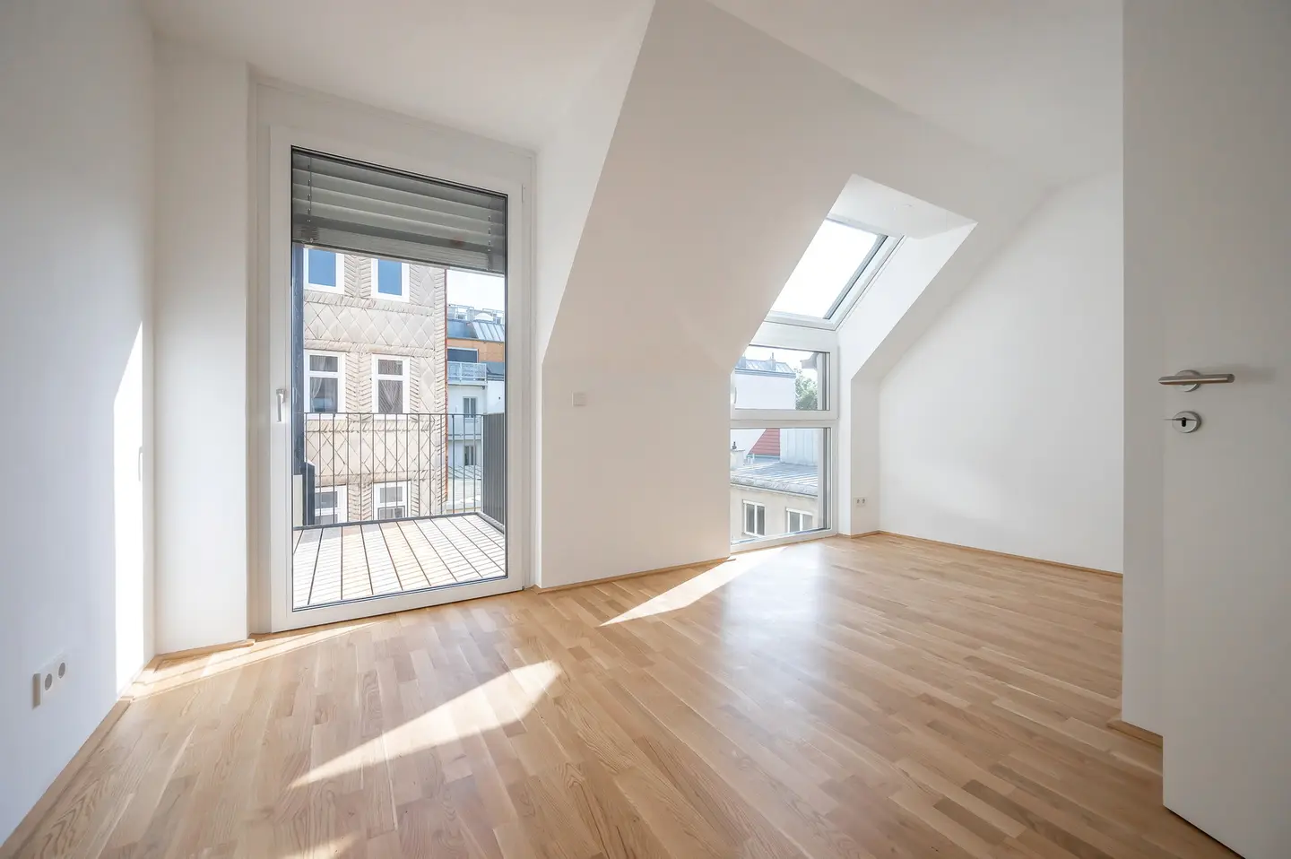 Dachgeschosswohnung Großzügige Wohnküche Sonnige Loggia