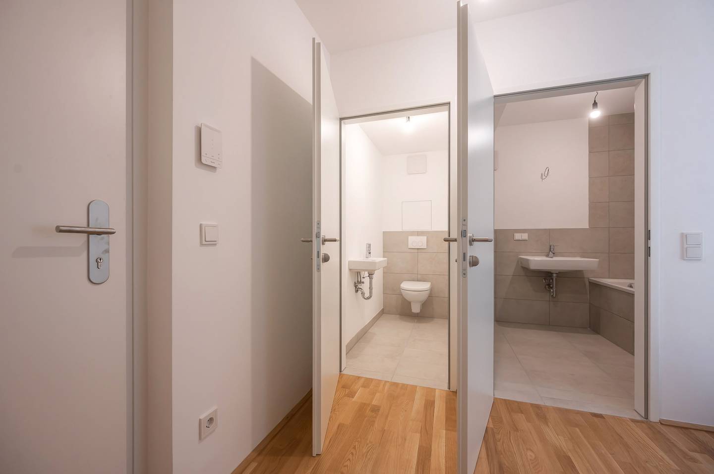Dachgeschosswohnung nahe Kutschkermarkt Balkon