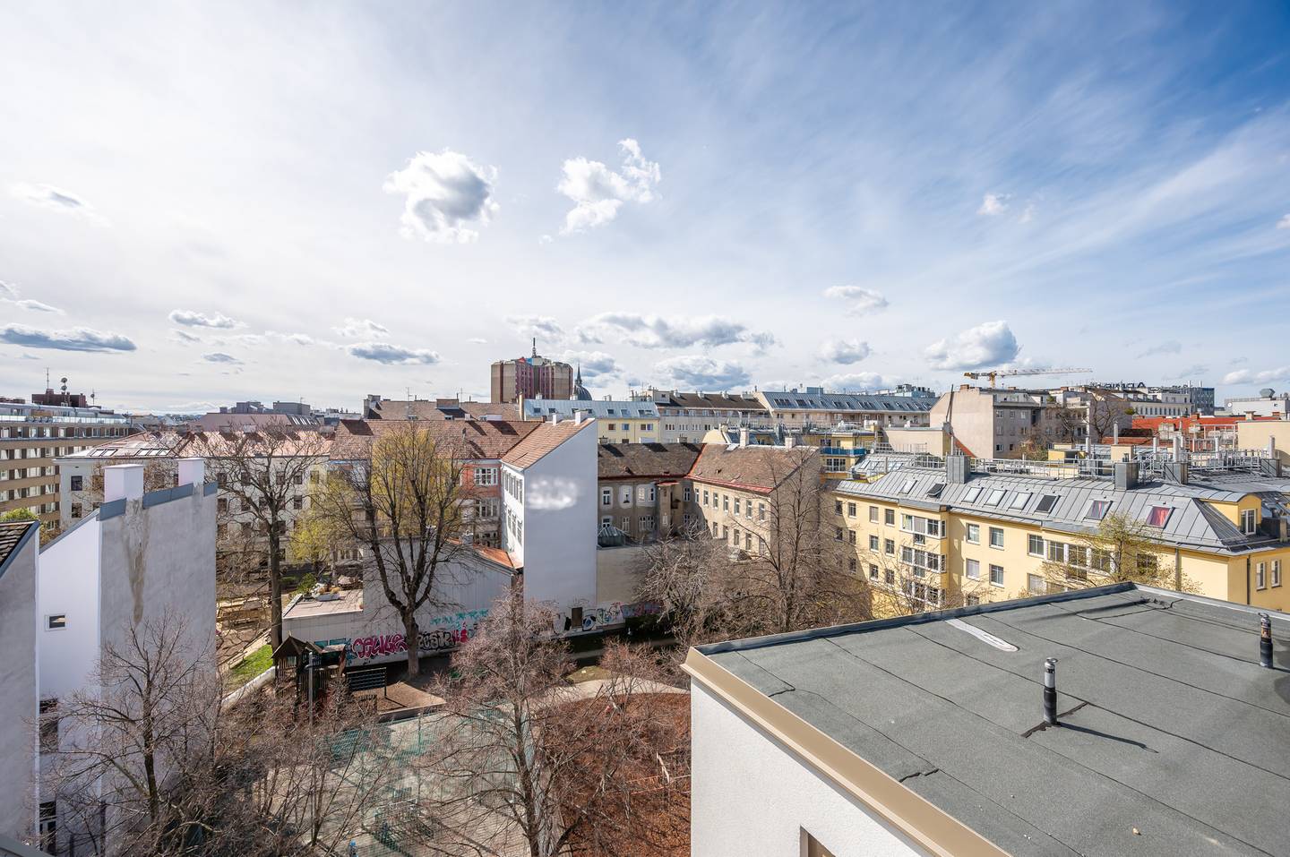 Penthouse 360 degree roof terrace with Vienna views