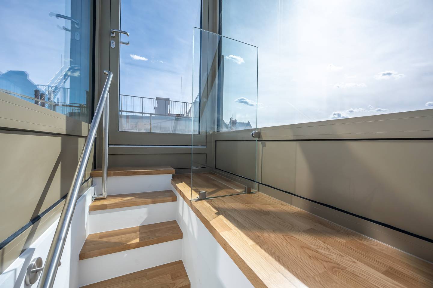 Penthouse 360 degree roof terrace with Vienna views
