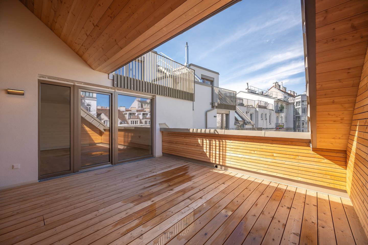 Dachgeschosswohnung Large courtyard terrace Park